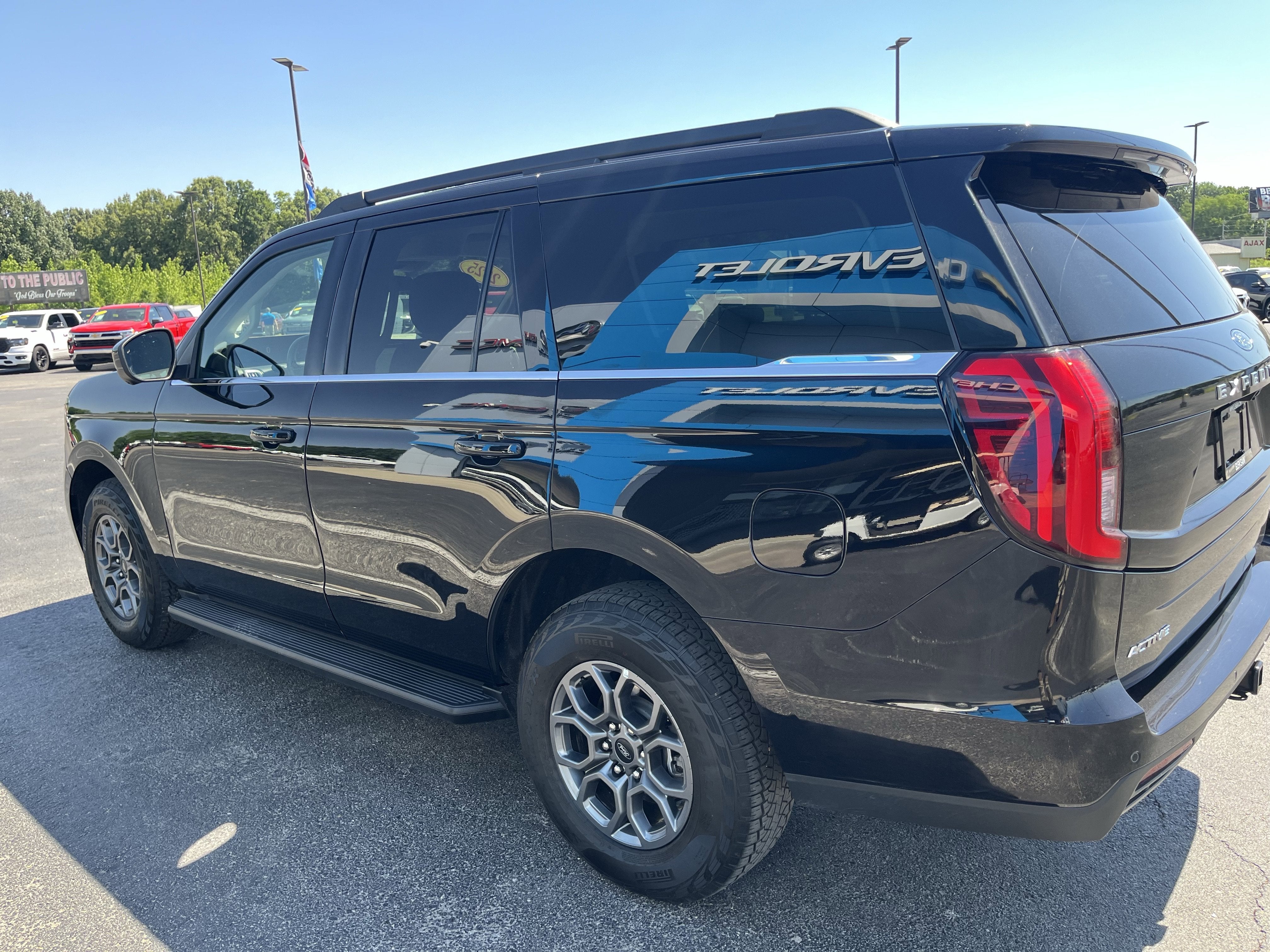 2025 Ford Expedition Active