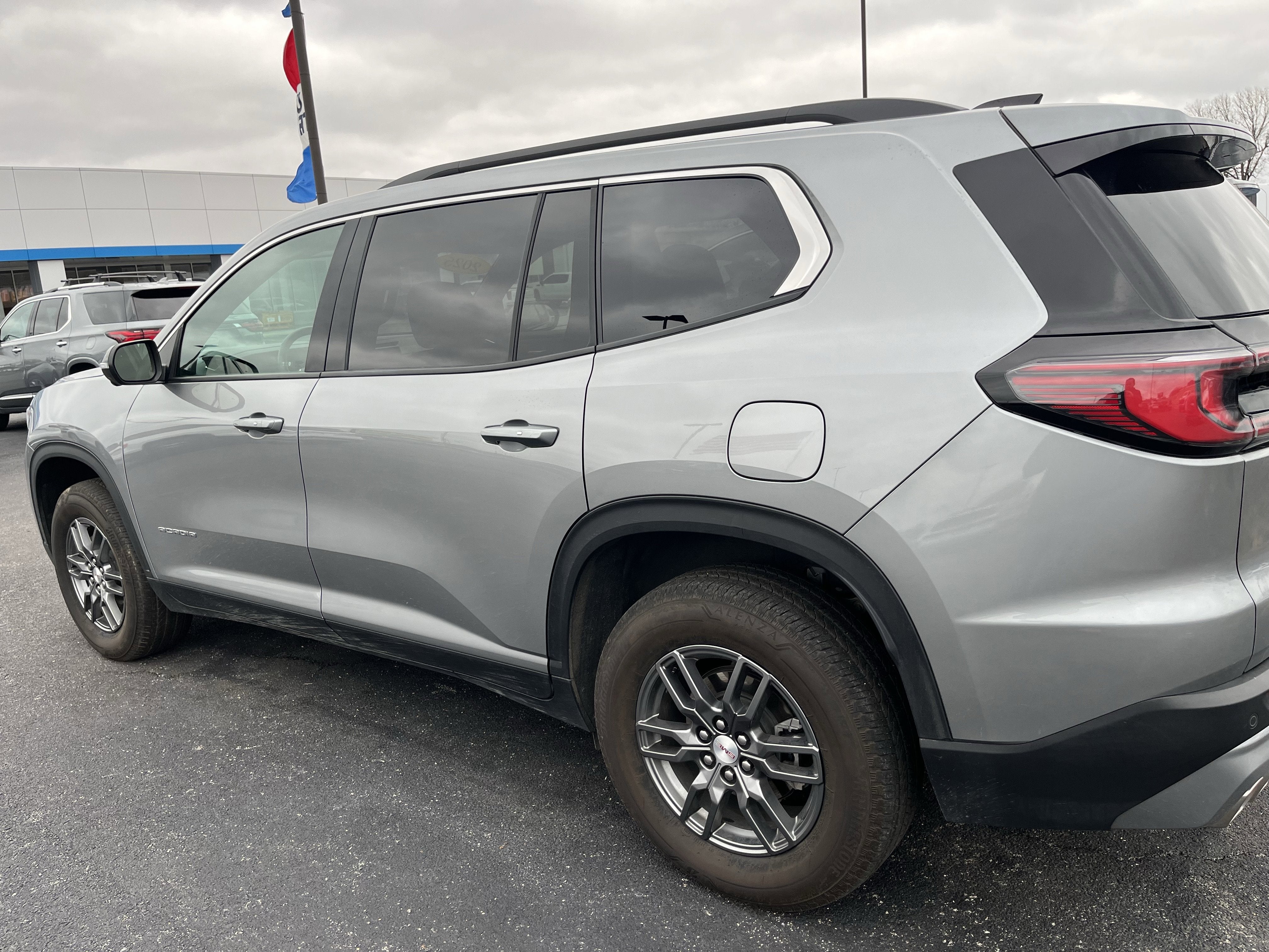 2025 GMC Acadia Elevation