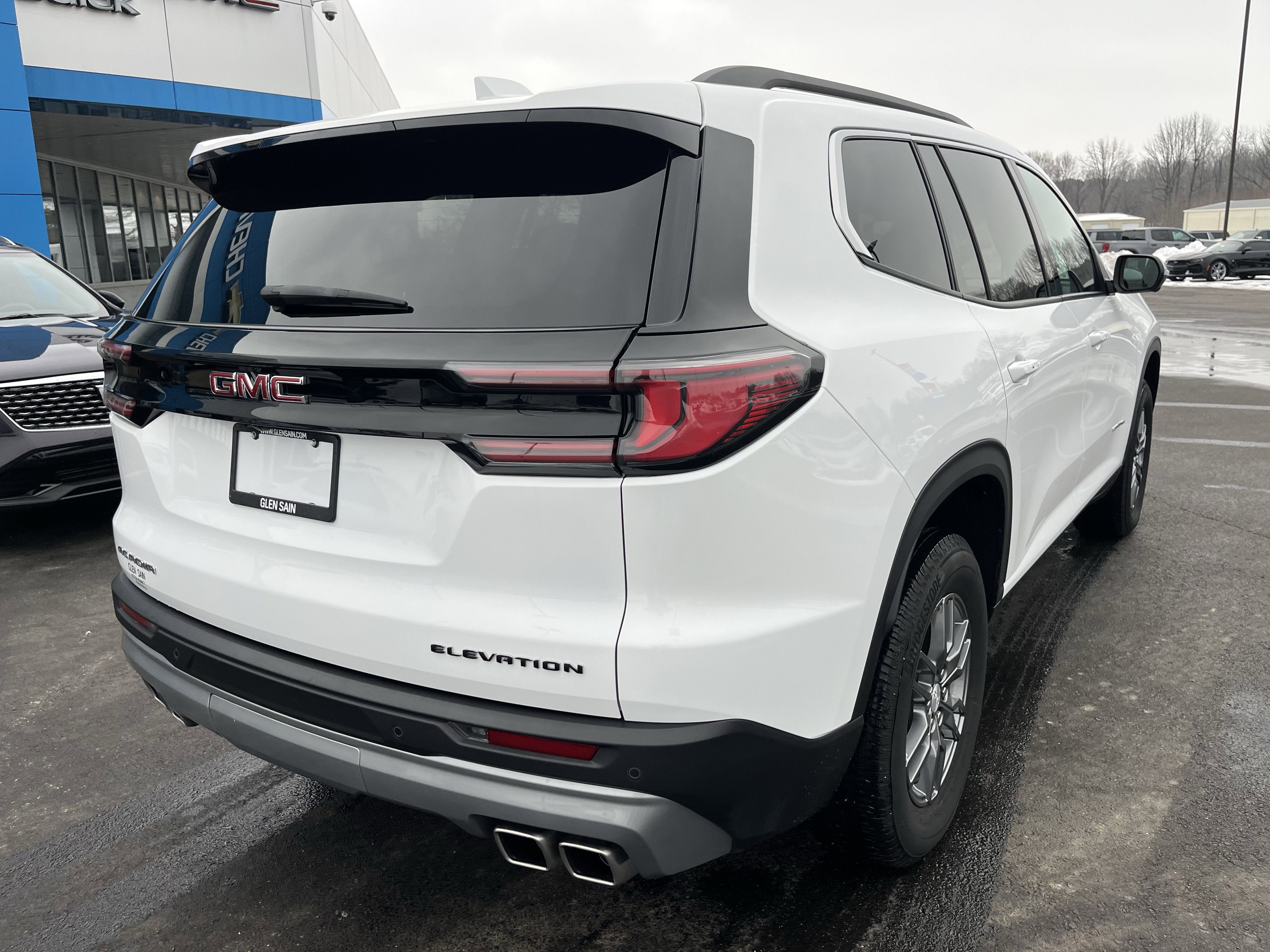 2025 GMC Acadia Elevation
