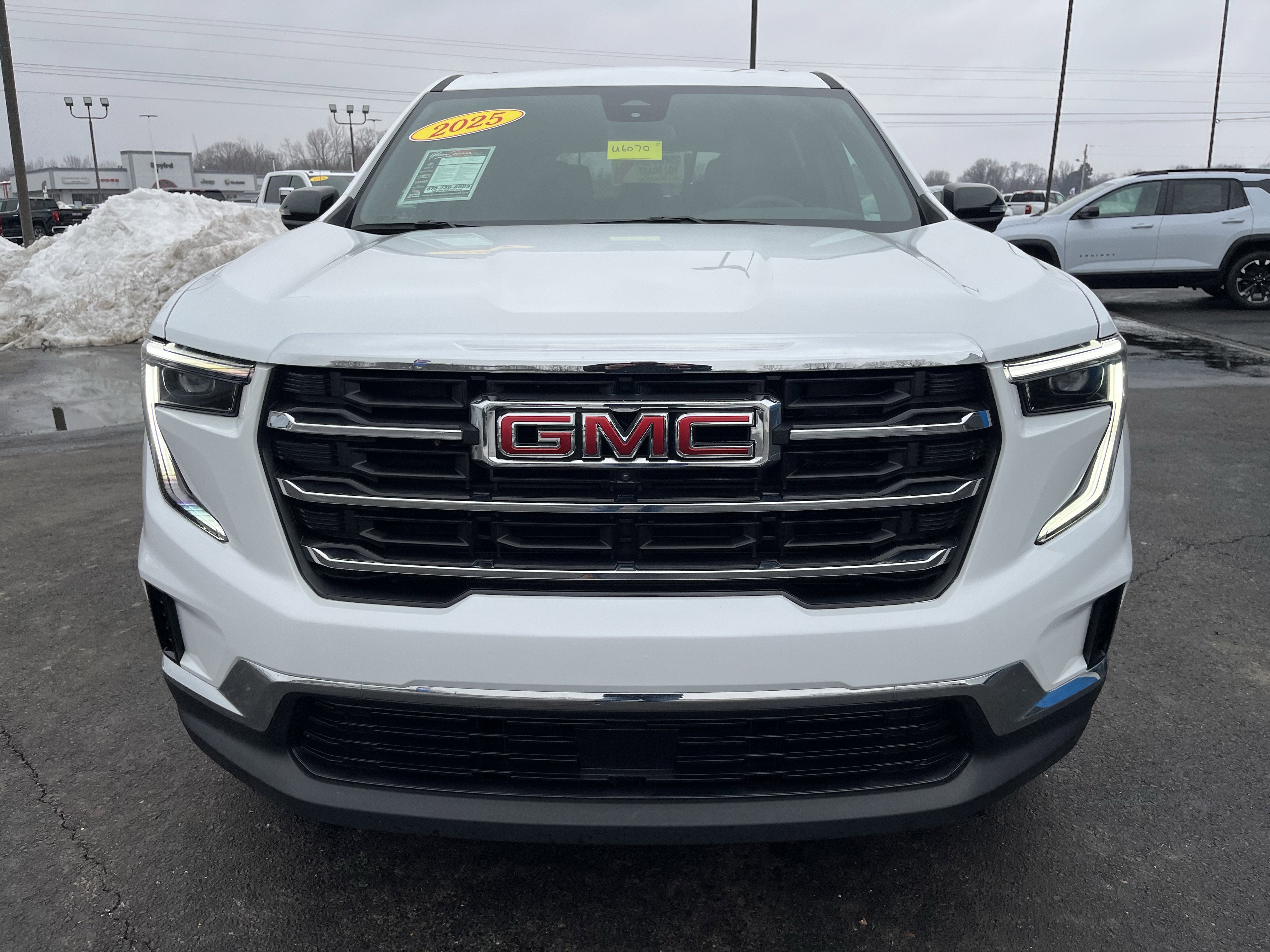 2025 GMC Acadia Elevation