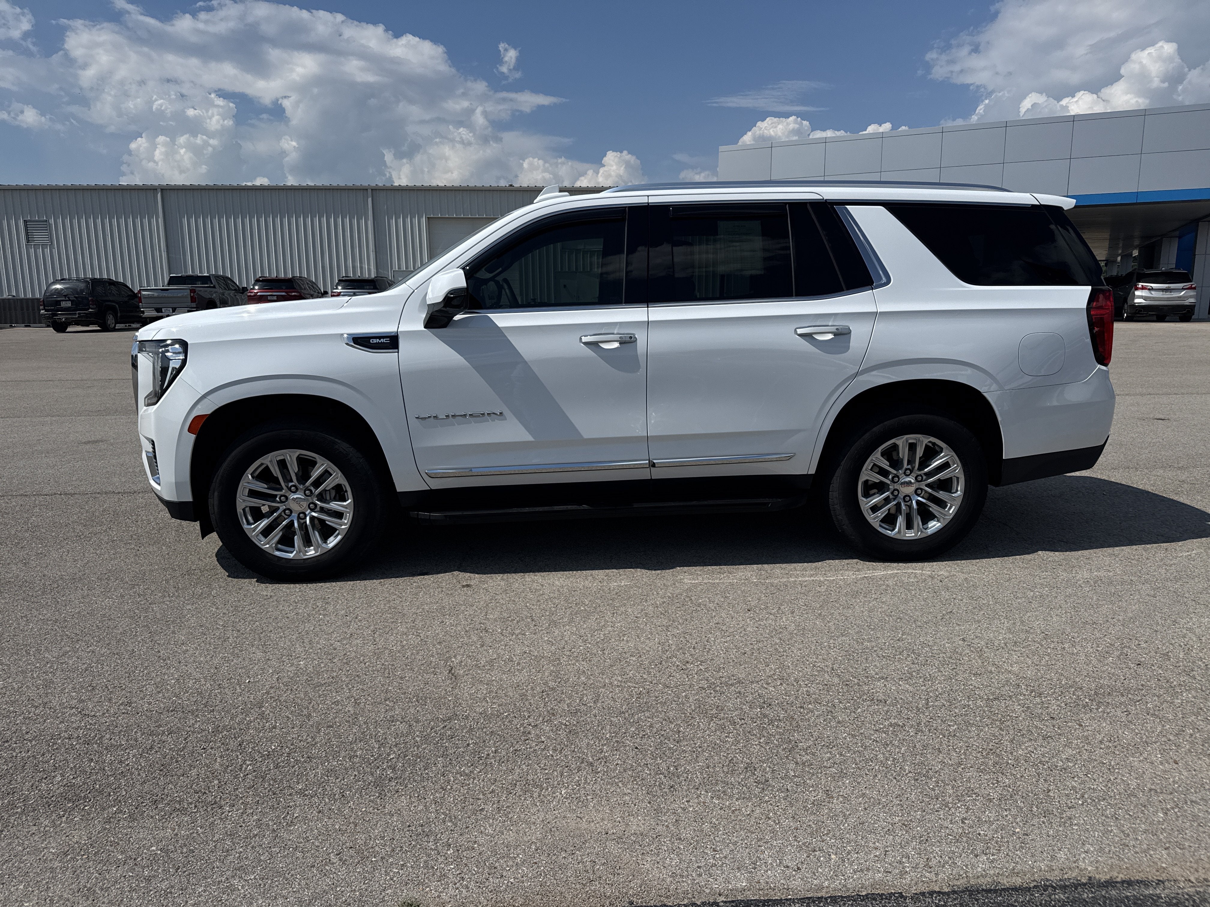 2023 GMC Yukon SLT