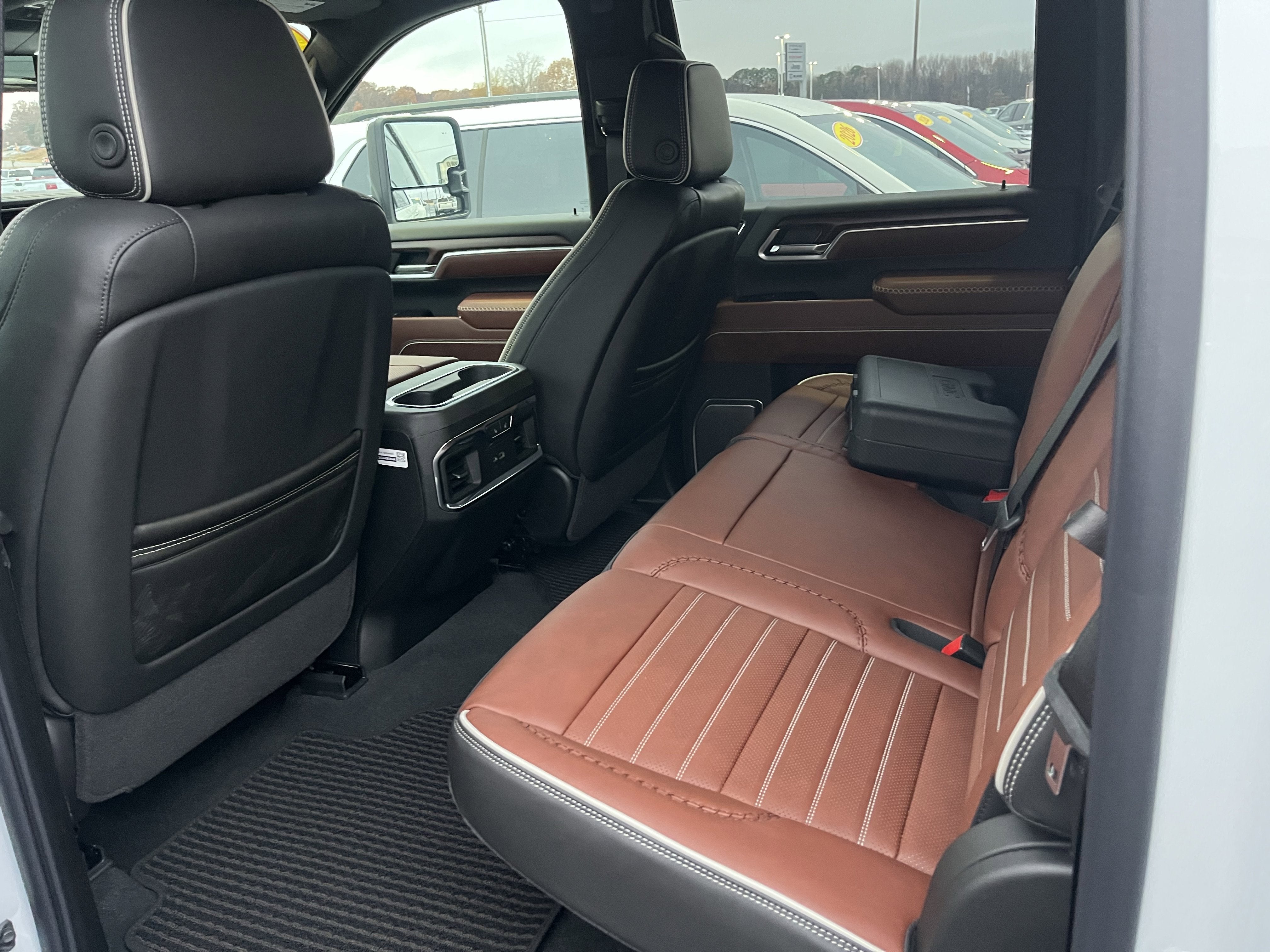 2026 GMC Sierra 3500 HD Denali Ultimate DRW