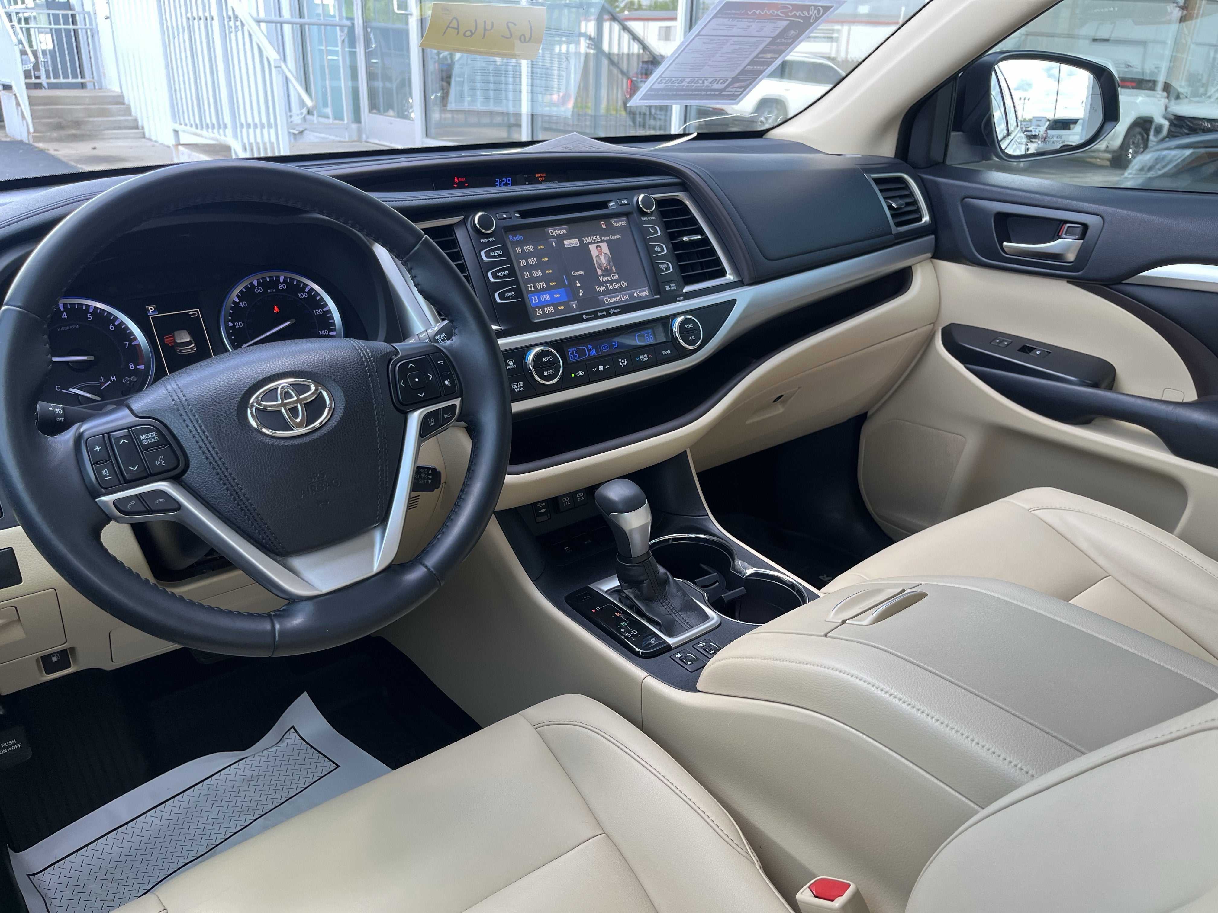 2019 Toyota Highlander SE